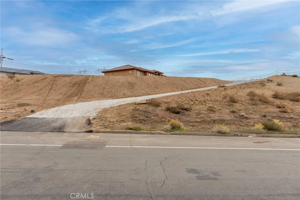 6850 Braceo, Oak Hills, California 92344 home-pic-54